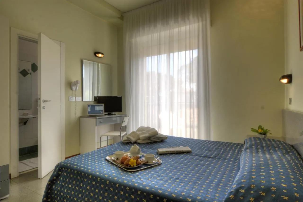 Hotel Reggiana Riccione 3*,