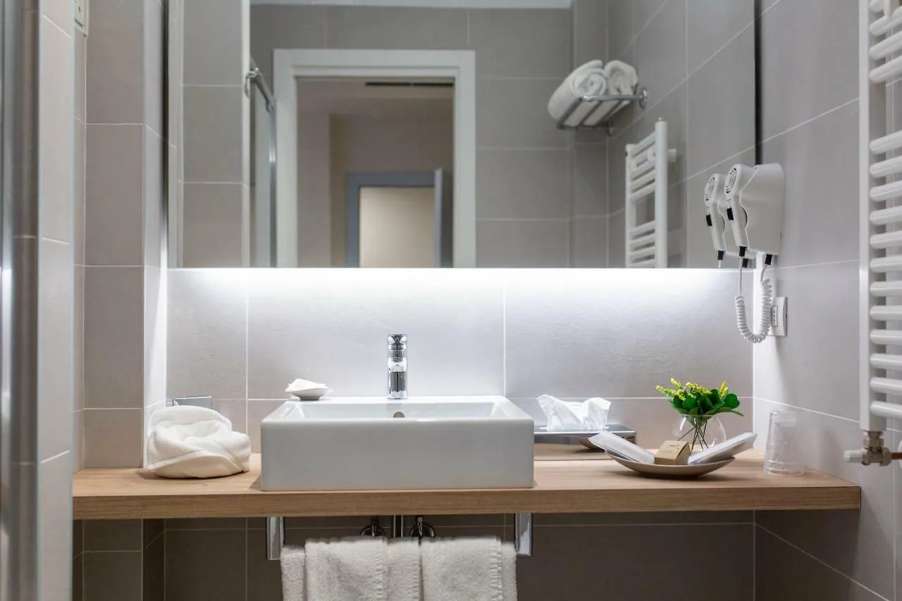 Hotel Reggiana Riccione 3*,  Italy